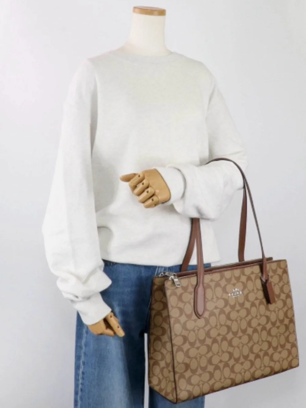 Coach NINA Signature Tote Bag In Brown Leather. CL399 EUC - Picture 1 of 10
